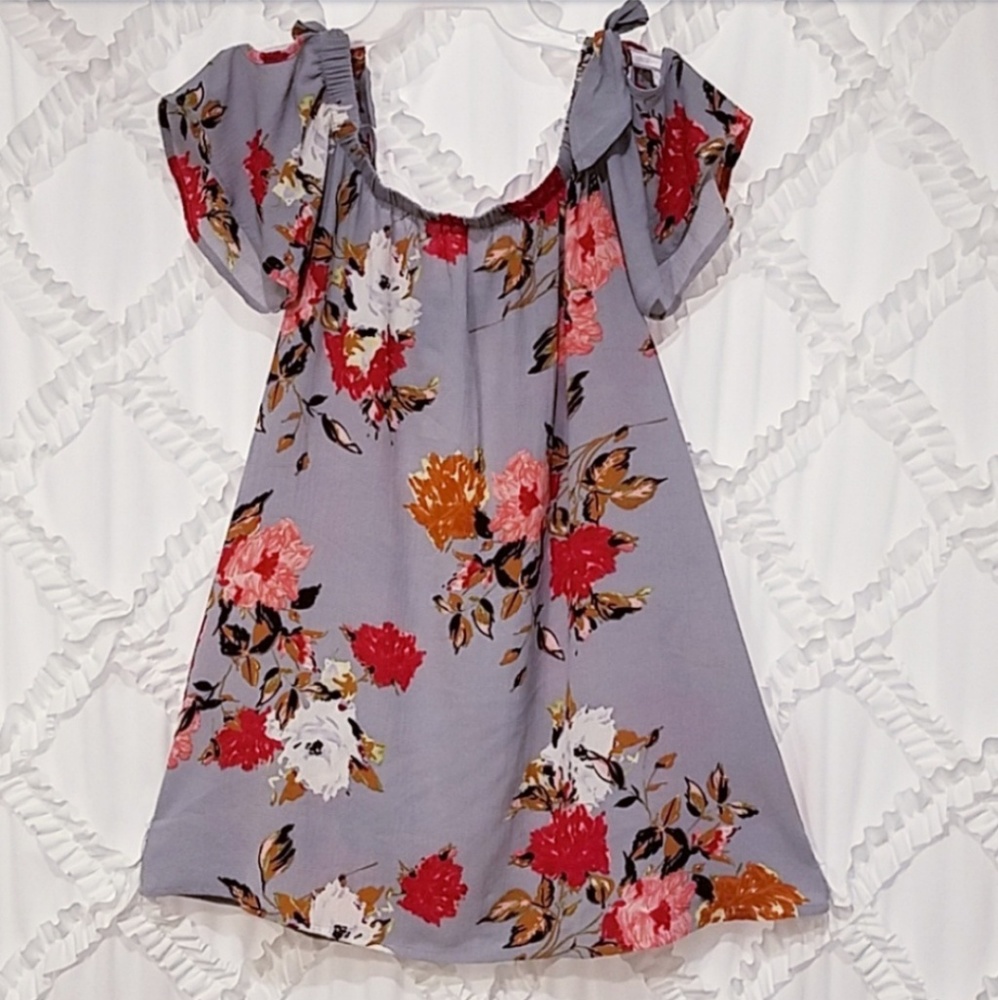Umgee NWT Floral Cold Shoulder Top S